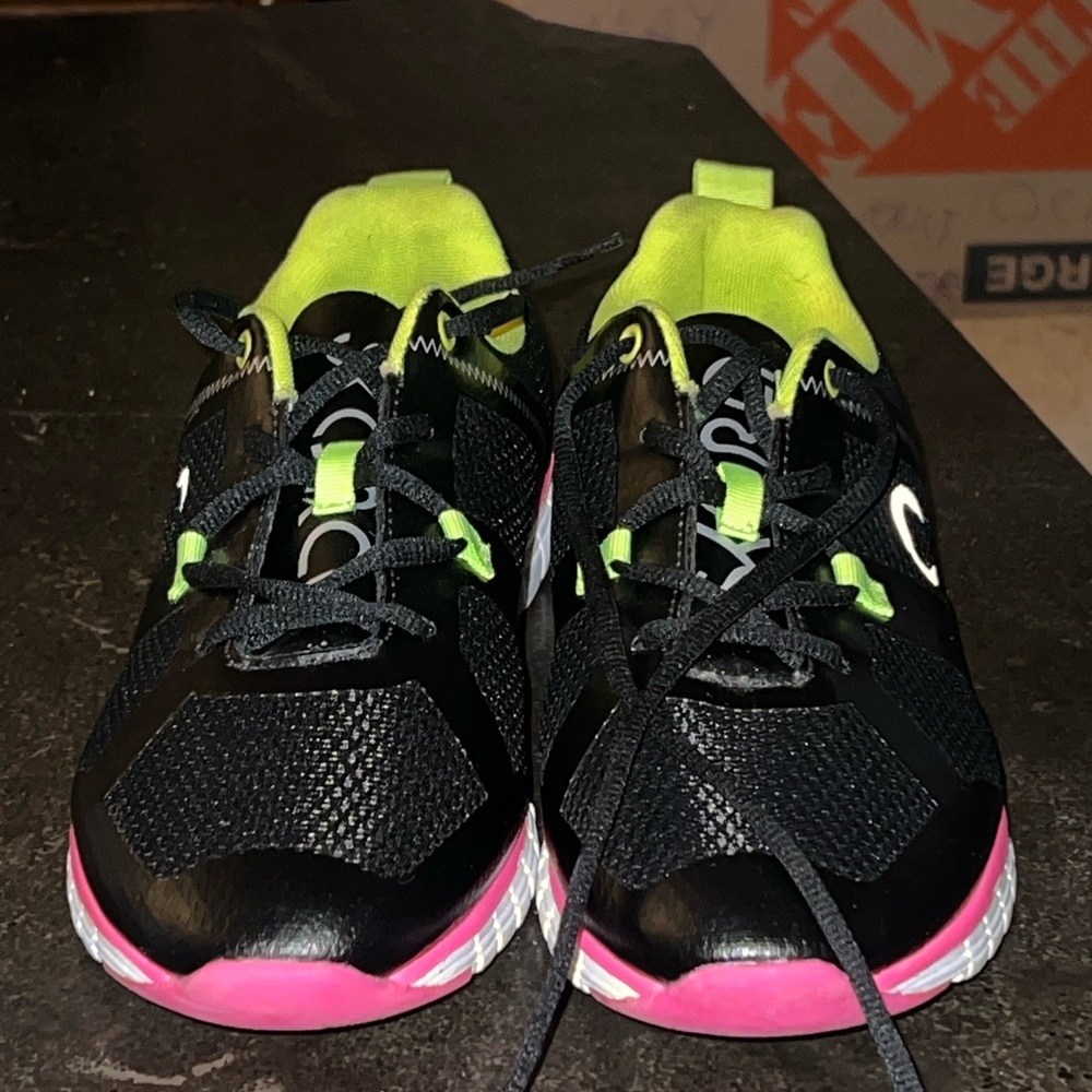 Women’s Skora running shoes - size 10 and in perfect condition.  Never used.